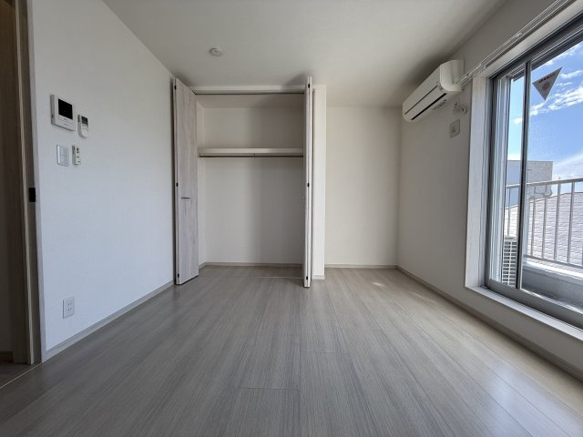 ファーストモダン池田の居間・リビング