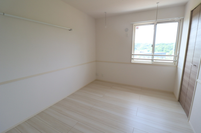 海正 ABの寝室|北側洋室