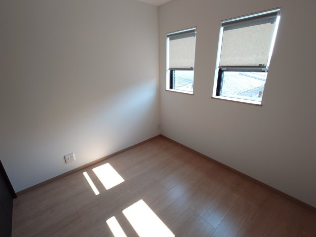 西宮市甲子園口6丁目戸建の洋室