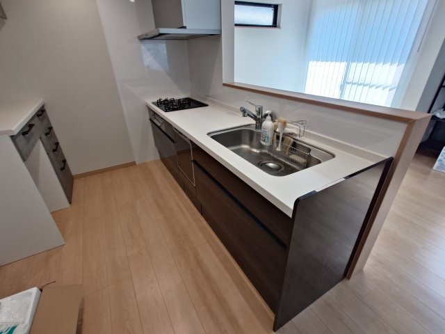 西宮市甲子園口6丁目戸建のキッチン