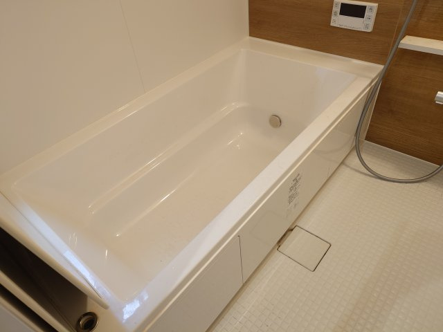 西宮市甲子園口6丁目戸建の浴室