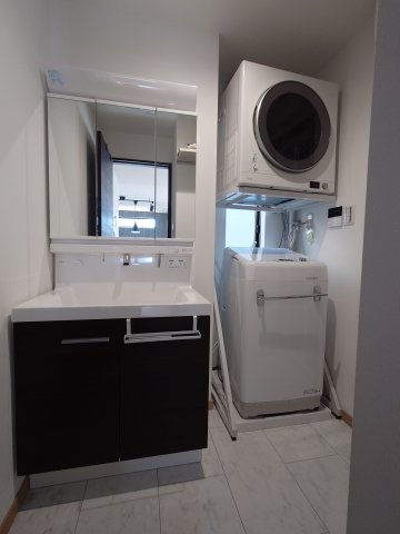 西宮市甲子園口6丁目戸建の独立洗面台