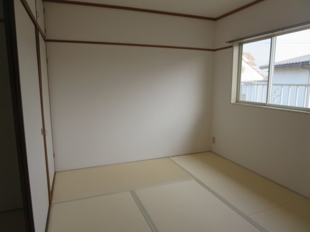 姫路市広畑区則直のアパートの和室|フローリングだけでなく、和室もあります