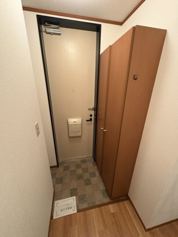 メゾン綾の玄関