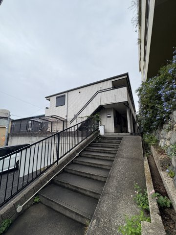 メゾン綾のエントランス