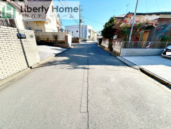 水戸市見和3丁目1期　新築戸建の前面道路含む現地写真