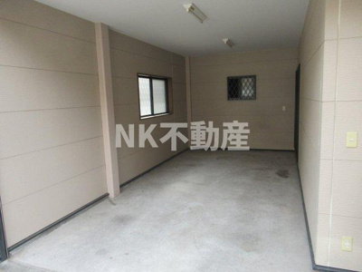 【駐車場】 | 大蓮東4丁目戸建賃貸（久宝寺口賃貸） | ガレージです