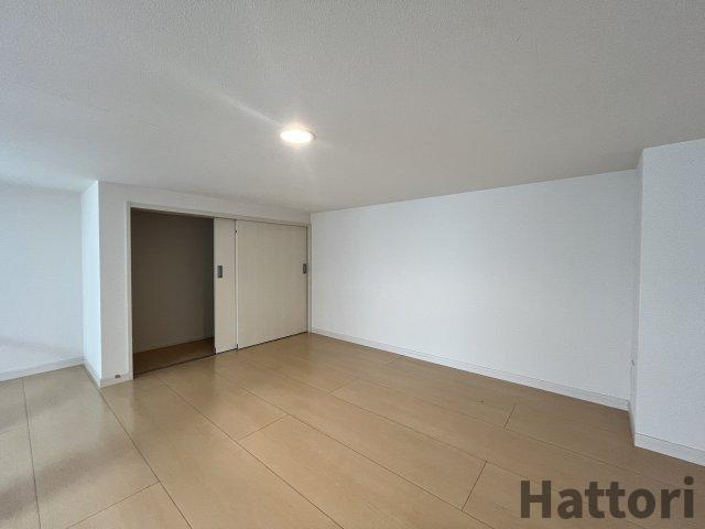 吹田市千里山西５丁目のアパートの洋室