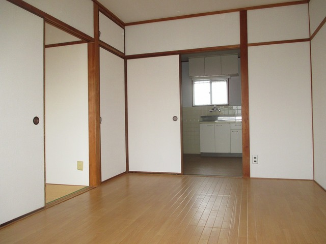 【居間・リビング】 | 明るくキレイなお部屋です