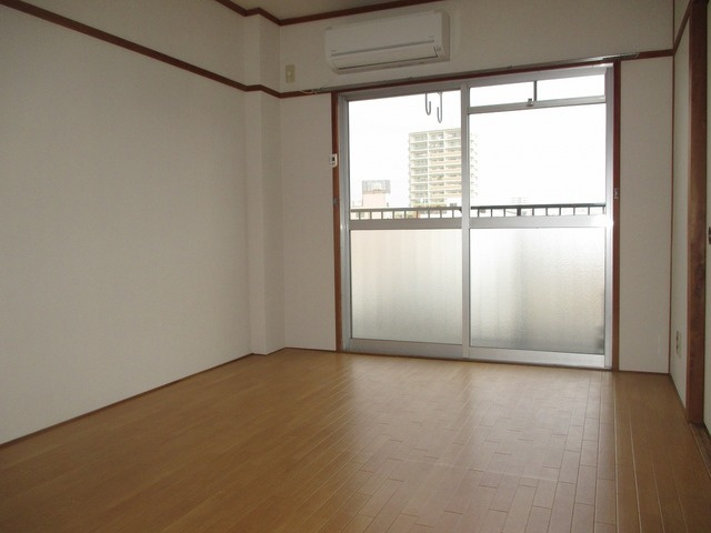 【居間・リビング】 | 明るくキレイなお部屋です