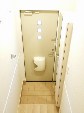 カーサ・グランデ　Ｂの玄関|明るい玄関です