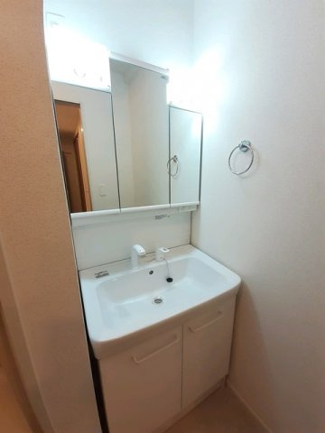 カーサ・グランデ　Ｂの洗面所|広い洗面スペース