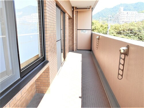 ライオンズマンション皆賀のバルコニー|南東向きバルコニー　※2019年9月撮影