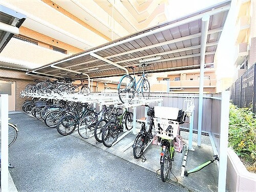 ライオンズマンション皆賀のその他|駐輪場　※2023年11月撮影