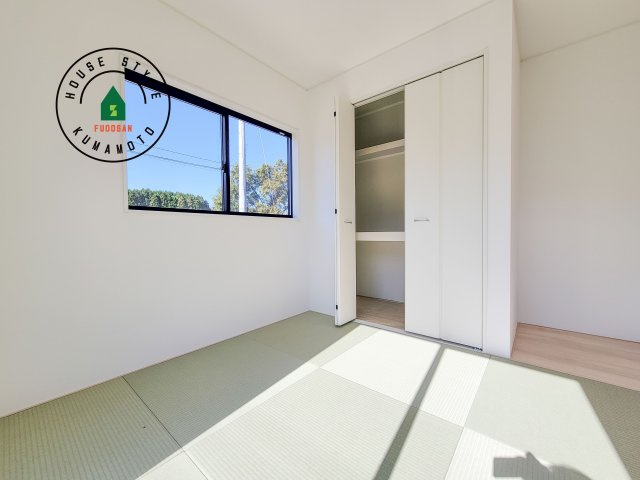 合志市野々島第2-1棟（1号棟）の和室|和室を上手に活用すると暮らし方の幅が広がります。例えば普段は開け放して、子供の小さいうちはお昼寝や遊びのスペースに。畳はソフトなので転んでもケガをしにくく安心です