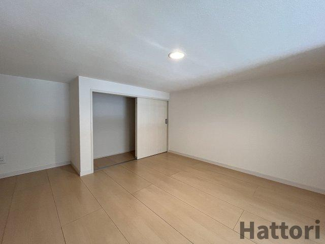 吹田市千里山西５丁目のアパートの洋室