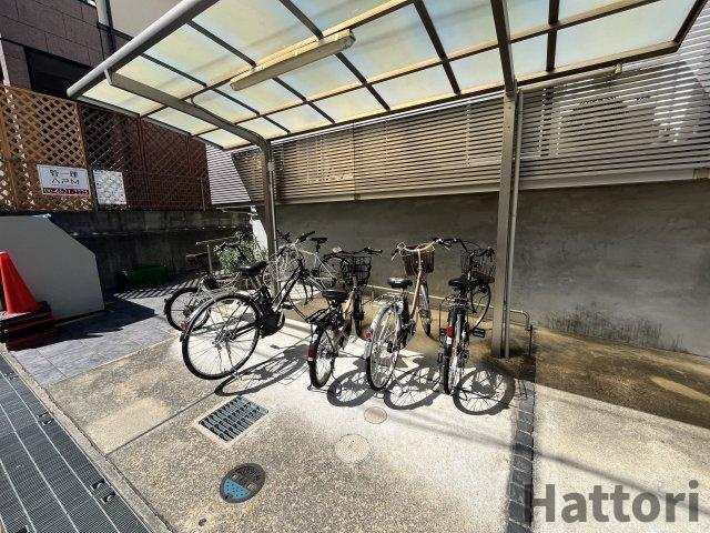 吹田市千里山西５丁目のアパートの駐車場