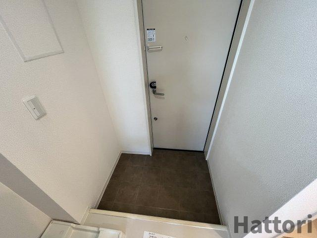 吹田市千里山西５丁目のアパートの玄関