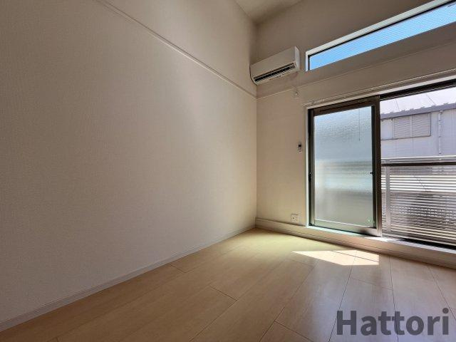 吹田市千里山西５丁目のアパートの居間・リビング