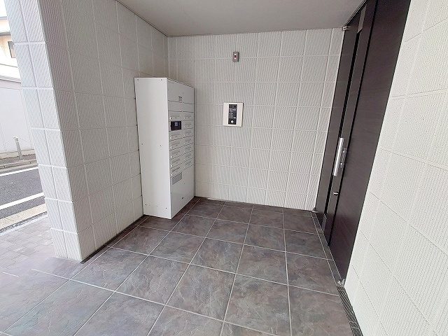 S-Court Oyaguchiのエントランス