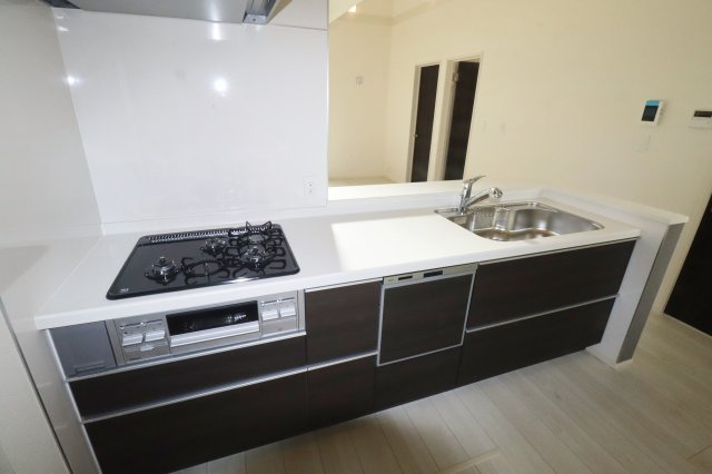 郡山市芳賀３丁目　　　６号棟　　　芳賀小学校、郡山第４中学区のキッチン