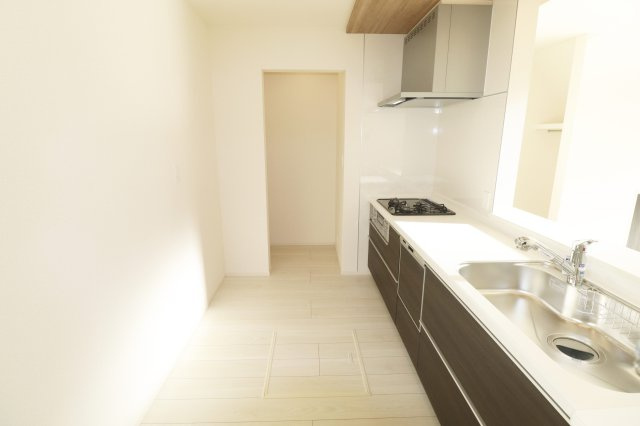 郡山市芳賀３丁目　　　６号棟　　　芳賀小学校、郡山第４中学区のキッチン