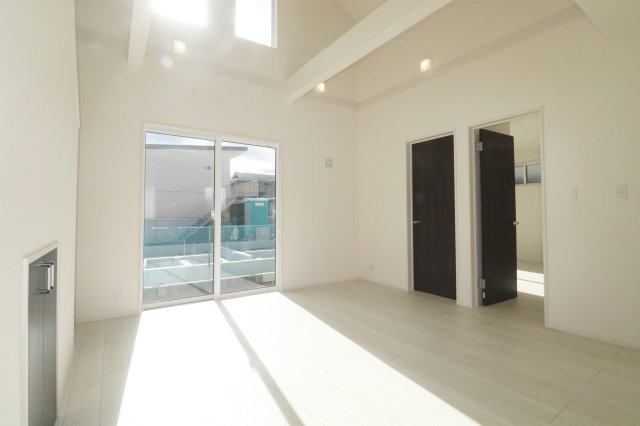 郡山市芳賀３丁目　　　６号棟　　　芳賀小学校、郡山第４中学区の居間・リビング