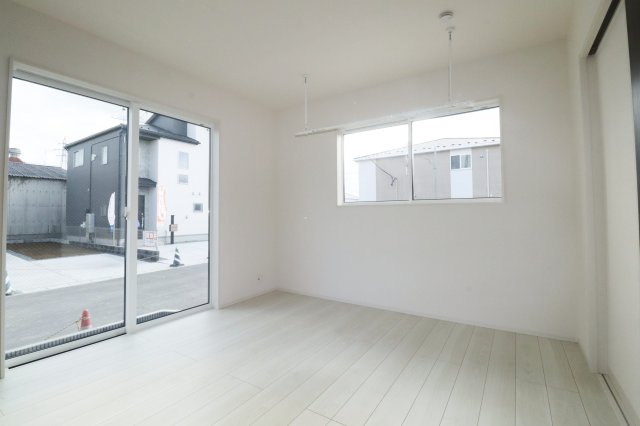 郡山市芳賀３丁目　　　６号棟　　　芳賀小学校、郡山第４中学区の洋室