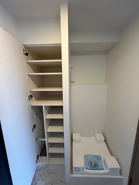 レジディア笹塚Ⅲの玄関