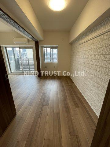 プレサンス梅田東クォーレの居間・リビング|ゆったり過ごせるリビングです