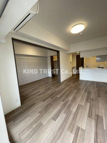 プレサンス梅田東クォーレの洋室|使い勝手のいい洋室です