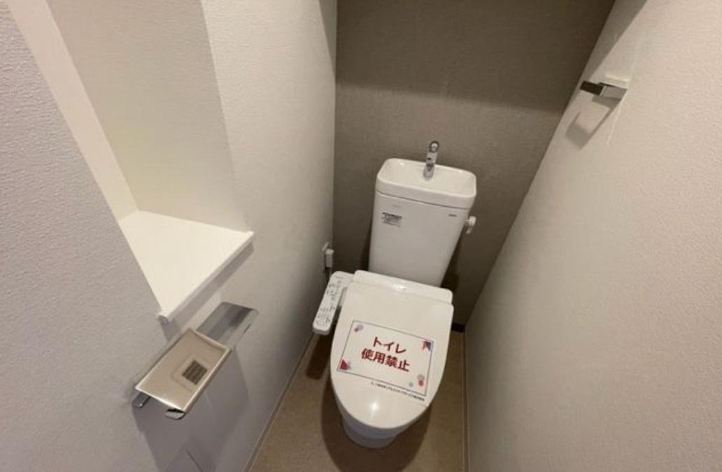 アジールコート三宿テラス　礼金0　メゾネット　楽器相談　ペット相談のトイレ