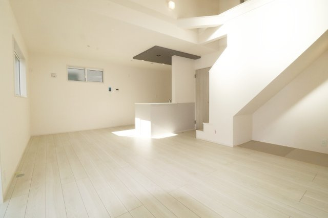 郡山市芳賀３丁目　　　７号棟　　　芳賀小学校、郡山第４中学区の外観|東側前面道路