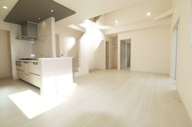 郡山市芳賀３丁目　　　７号棟　　　芳賀小学校、郡山第４中学区の外観|南東側から見た区画全体