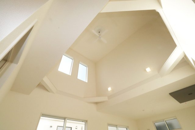 郡山市芳賀３丁目　　　７号棟　　　芳賀小学校、郡山第４中学区の居間・リビング