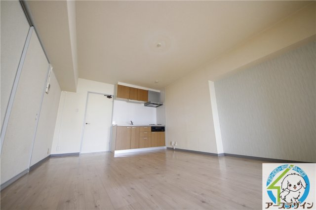 岸本マンションの居間・リビング