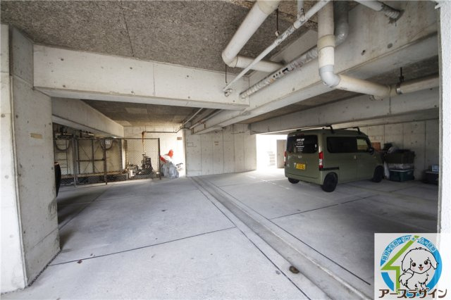 岸本マンションの駐車場