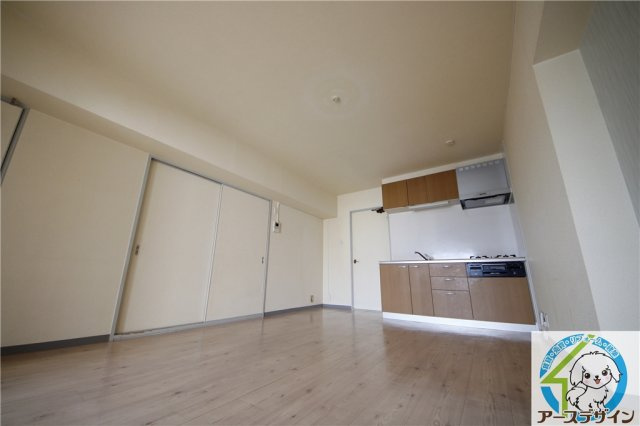 岸本マンションの居間・リビング