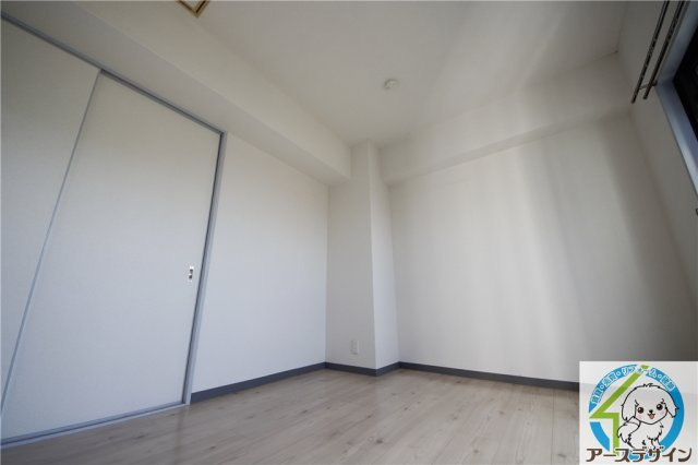 岸本マンションの洋室