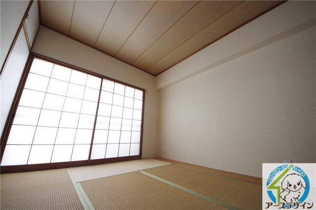 岸本マンションの和室