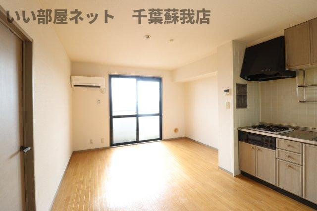 サバーブトリプルの居間・リビング|ゆったり過ごせるリビングです