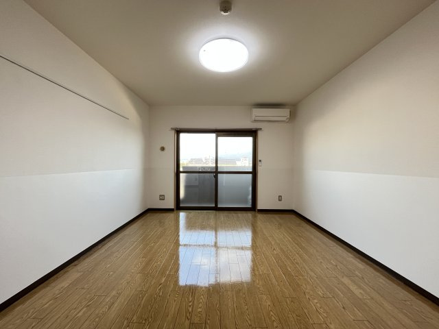 スカイマンションBの居間・リビング