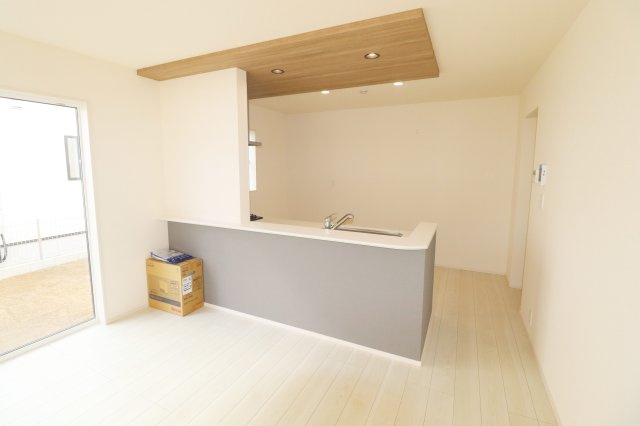 郡山市芳賀３丁目　　　８号棟　　　芳賀小学校、郡山第４中学区のキッチン