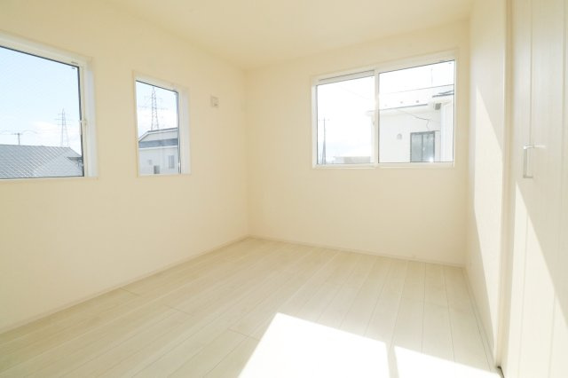 郡山市芳賀３丁目　　　８号棟　　　芳賀小学校、郡山第４中学区の洋室|※同社施工例