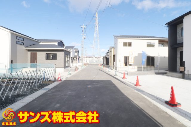 郡山市芳賀３丁目　　　８号棟　　　芳賀小学校、郡山第４中学区の外観|東側前面道路