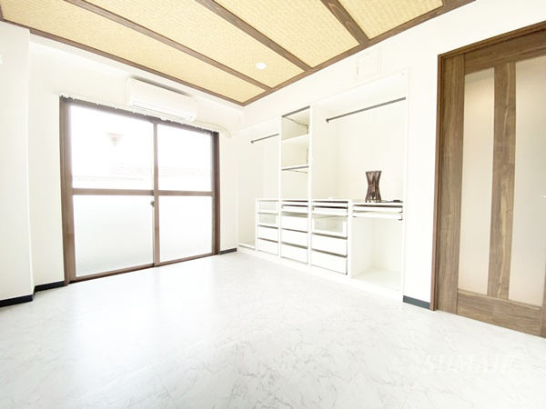 キャッスルカネコの洋室|日当たりも良好のお部屋です