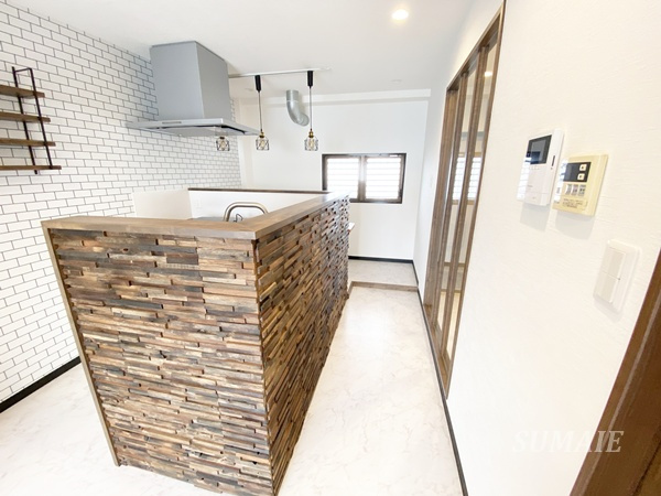 キャッスルカネコのキッチン|独立型の対面キッチン