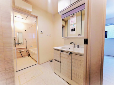 【独立洗面台】 | 川口市三ツ和一丁目 | 朝の支度にも助かる、独立の洗髪洗面化粧台