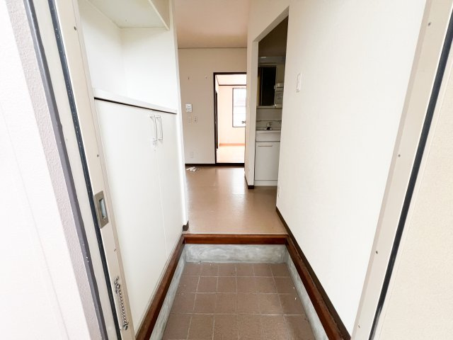 タウニー塩田町の玄関