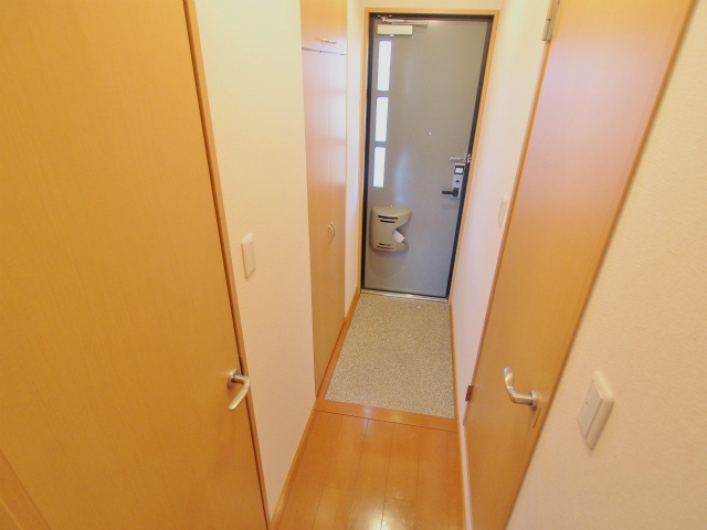 ウイングMISAWA　IIIの玄関